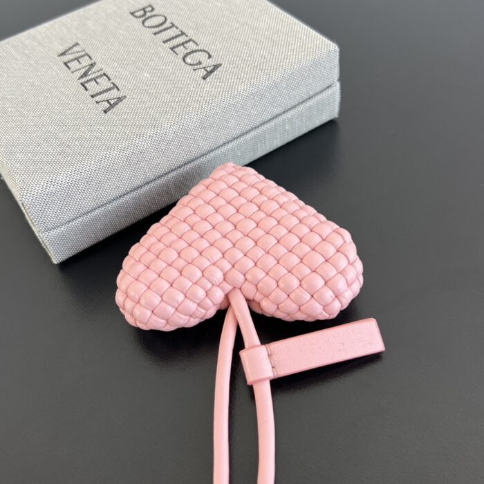 보테가베네타 하트 참 핑크 양가죽 844701 레플리카 미러급 SA급 S급 고퀄리티 최상급 하이엔드 악세사리 [남성여성공용] 4