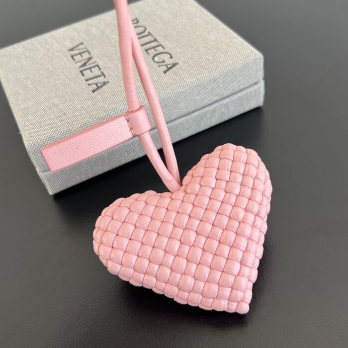 보테가베네타 하트 참 핑크 양가죽 844701 레플리카 미러급 SA급 S급 고퀄리티 최상급 하이엔드 악세사리 [남성여성공용] 6