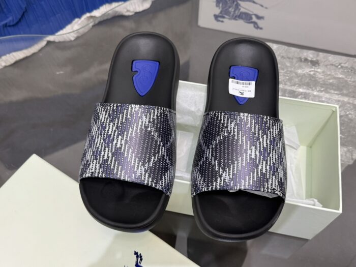 버버리 블루 B 체크 슬리퍼 화이트 블랙 남성용 레플리카 미러급 SA급 S급 고퀄리티 최상급 하이엔드 신발 [남성]