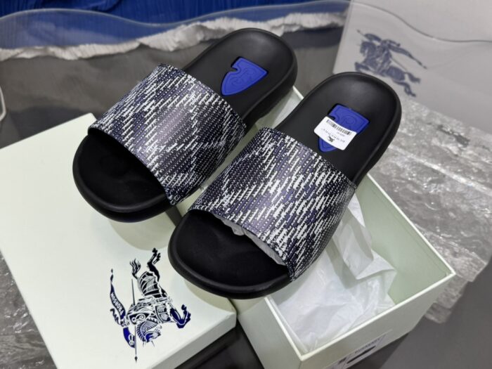 버버리 블루 B 체크 슬리퍼 화이트 블랙 남성용 레플리카 미러급 SA급 S급 고퀄리티 최상급 하이엔드 신발 [남성] 3