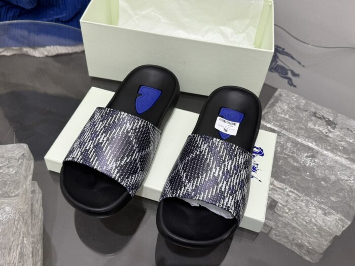 버버리 블루 B 체크 슬리퍼 화이트 블랙 남성용 레플리카 미러급 SA급 S급 고퀄리티 최상급 하이엔드 신발 [남성] 4