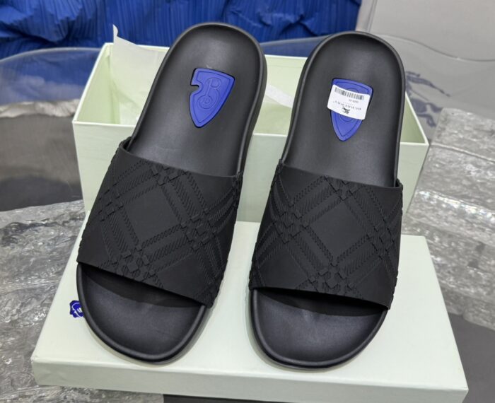 버버리 블루 B 각인 체크 슬리퍼 블랙 남성용 레플리카 미러급 SA급 S급 고퀄리티 최상급 하이엔드 신발 [남성] 2