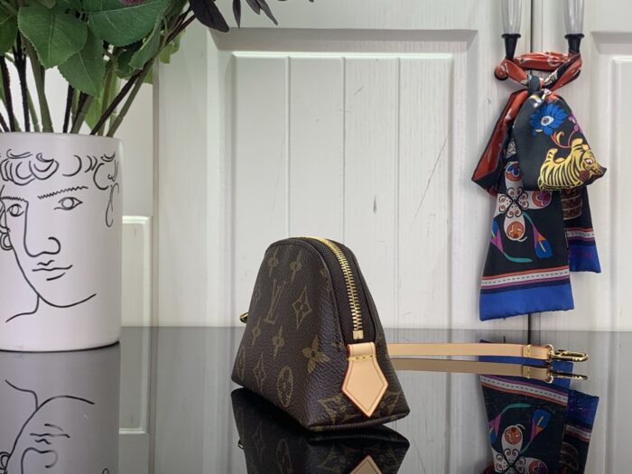 루이비통 코스메틱 퍼스 M25653 레플리카 미러급 SA급 S급 고퀄리티 최상급 하이엔드 가방 [여성] 4