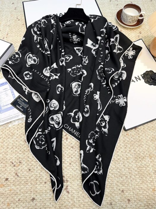샤넬 프린트 스퀘어 스카프 블랙 스카프 레플리카 미러급 SA급 S급 고퀄리티 최상급 하이엔드 머플러 목도리 [여성] 6