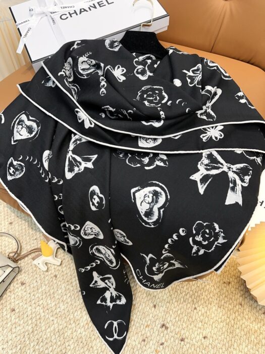 샤넬 프린트 스퀘어 스카프 블랙 스카프 레플리카 미러급 SA급 S급 고퀄리티 최상급 하이엔드 머플러 목도리 [여성] 8