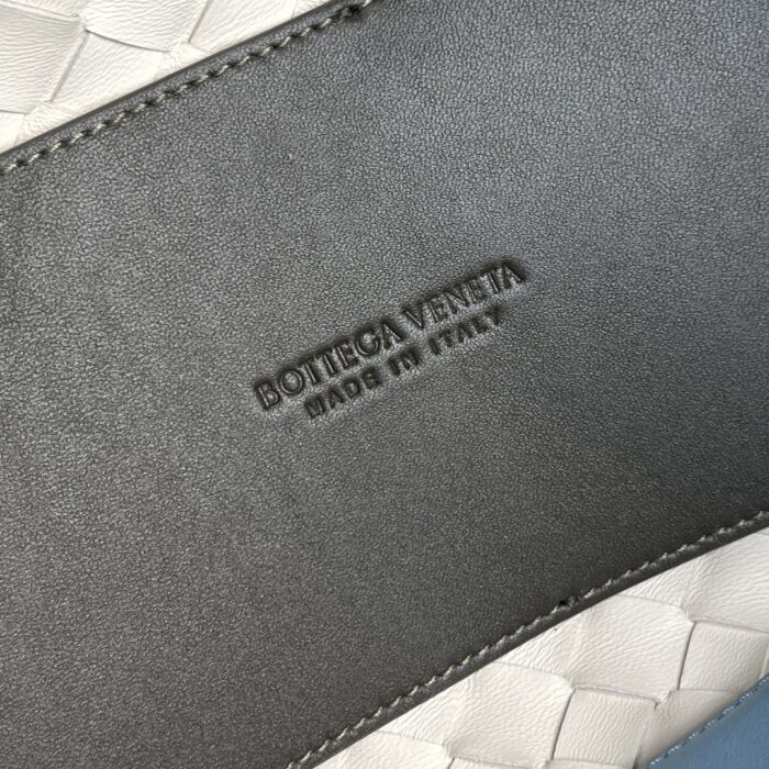 보테가베네타 미디엄 안디아모 배색 화이트 스카이 블루 796592 레플리카 미러급 SA급 S급 고퀄리티 최상급 하이엔드 가방 [여성] 9