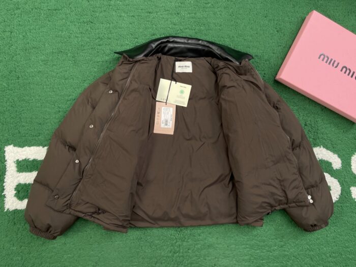 미우미우 레더 카라 패딩 브라운 레플리카 미러급 SA급 S급 고퀄리티 하이엔드 최상급 의류 [남성여성공용] 5