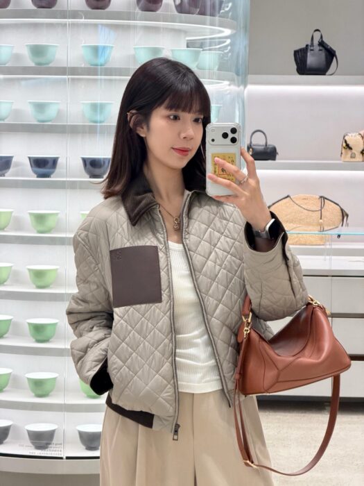 로에베 로고 이음 퀼팅 자켓 레플리카 미러급 SA급 S급 고퀄리티 하이엔드 최상급 의류 [여성]
