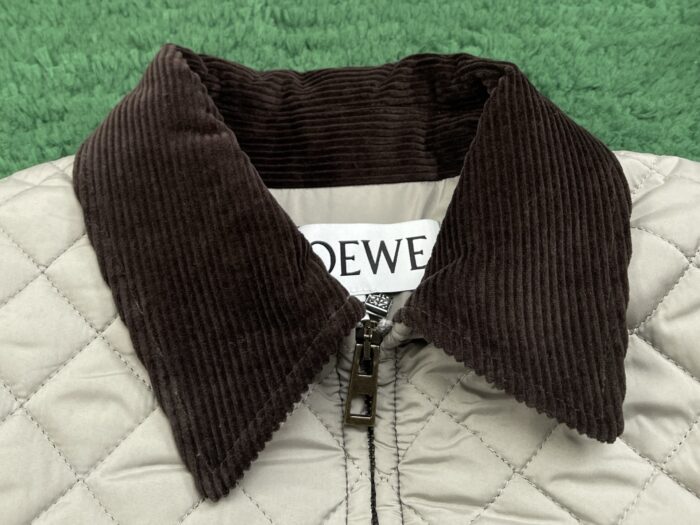 로에베 로고 이음 퀼팅 자켓 레플리카 미러급 SA급 S급 고퀄리티 하이엔드 최상급 의류 [여성] 12