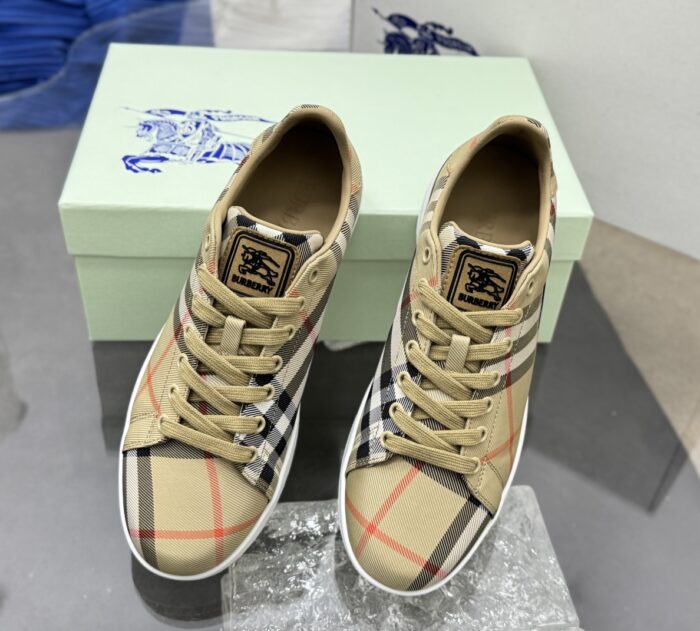 버버리 체크 세트 스니커즈 샌드 베이지 레플리카 미러급 SA급 S급 고퀄리티 최상급 하이엔드 신발 [남성] 2