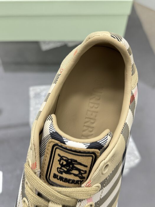 버버리 체크 세트 스니커즈 샌드 베이지 레플리카 미러급 SA급 S급 고퀄리티 최상급 하이엔드 신발 [남성] 10