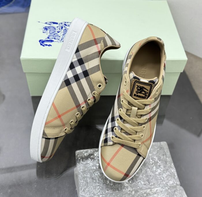 버버리 체크 세트 스니커즈 샌드 베이지 레플리카 미러급 SA급 S급 고퀄리티 최상급 하이엔드 신발 [남성] 3