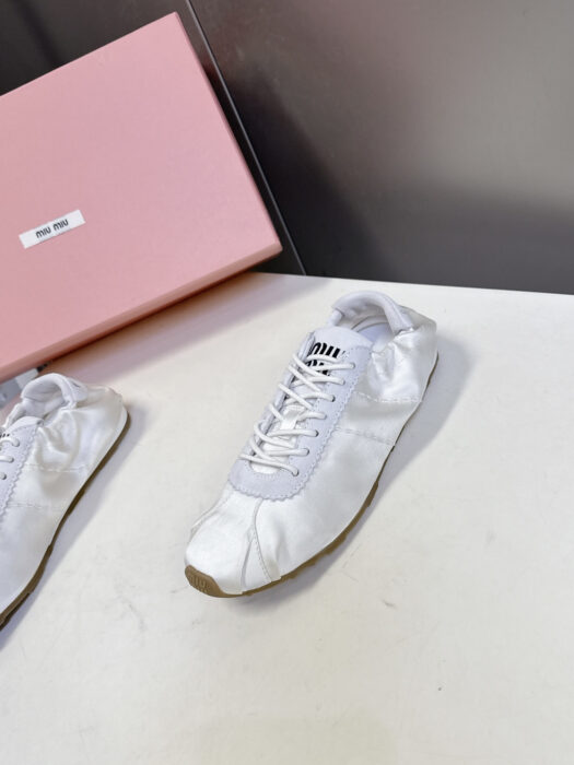 미우미우 캐쥬얼 가벼운 스니커즈 화이트 레플리카 미러급 SA급 S급 고퀄리티 최상급 하이엔드 신발 [여성] 7