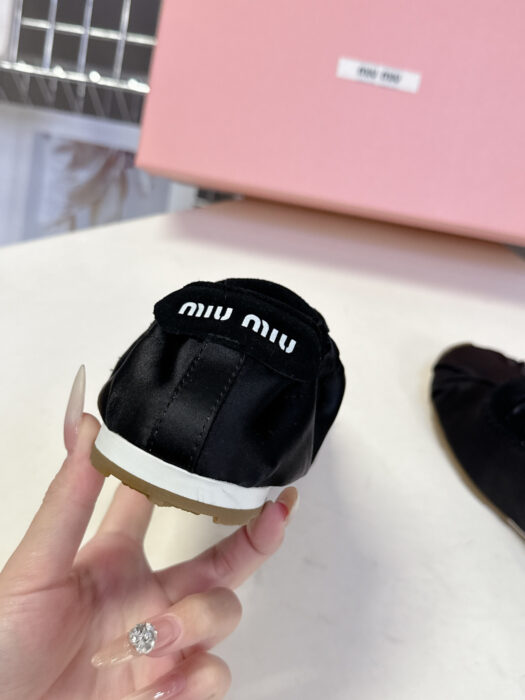 미우미우 캐쥬얼 가벼운 스니커즈 블랙 레플리카 미러급 SA급 S급 고퀄리티 최상급 하이엔드 신발 [여성] 8