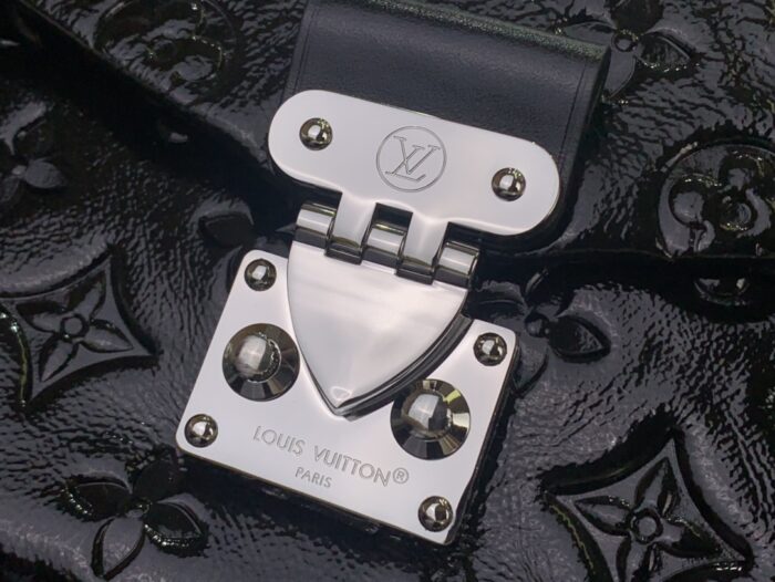 루이비통 트렁키 M28137 블랙 레플리카 미러급 SA급 S급 고퀄리티 최상급 하이엔드 가방 [여성] 8