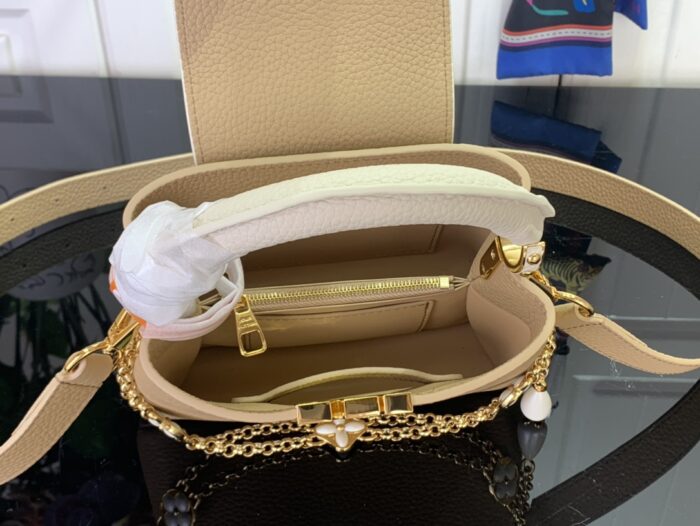 루이비통 카퓌신 미니 M25461 베이지 레플리카 미러급 SA급 S급 고퀄리티 최상급 하이엔드 가방 [여성] 3