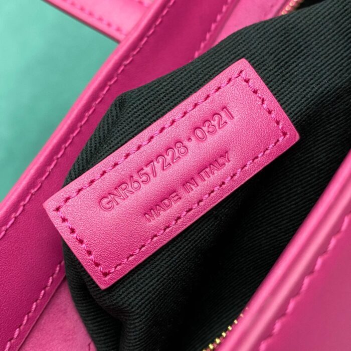 생로랑 페이턴트 가죽 소재의 LE 5 A 7 호보백 657228 자홍색 레플리카 미러급 SA급 S급 고퀄리티 최상급 하이엔드 가방 [여성] 9