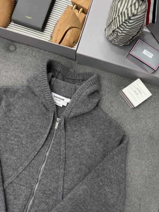 톰브라운 뒷면 오리 자카드 니트 후드집업 그레이 레플리카 미러급 SA급 S급 고퀄리티 하이엔드 최상급 의류 [남성여성공용] 8