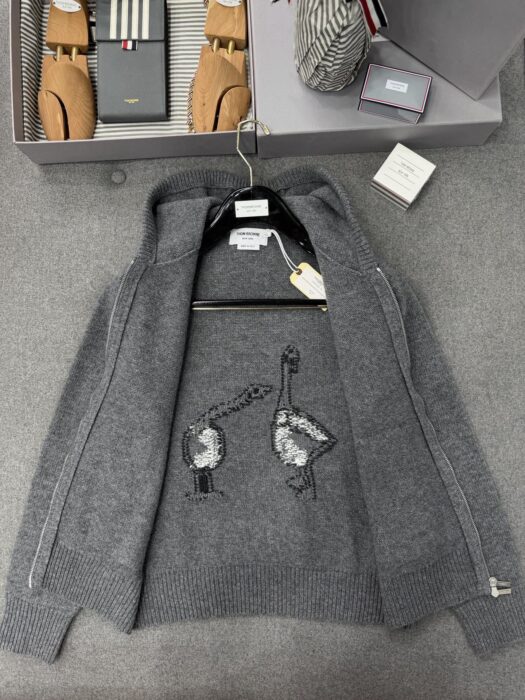 톰브라운 뒷면 오리 자카드 니트 후드집업 그레이 레플리카 미러급 SA급 S급 고퀄리티 하이엔드 최상급 의류 [남성여성공용] 5