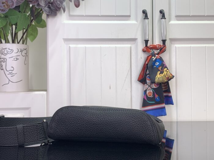 루이비통 델타 슬링백 M27060 블랙 레플리카 미러급 SA급 S급 고퀄리티 최상급 하이엔드 가방 [남성여성공용] 5