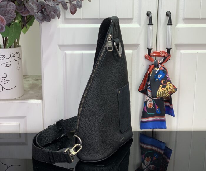 루이비통 델타 슬링백 M27060 블랙 레플리카 미러급 SA급 S급 고퀄리티 최상급 하이엔드 가방 [남성여성공용] 4