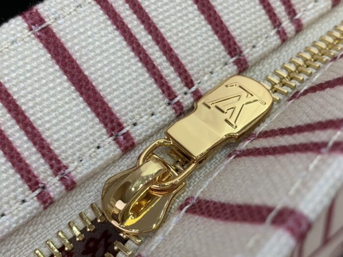 루이비통 캐리 잇 M15121 레플리카 미러급 SA급 S급 고퀄리티 최상급 하이엔드 가방 [여성] 8