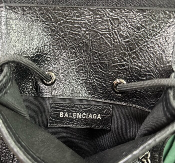 발렌시아가 그래피티 스마트폰 숄더백 블랙 레플리카 미러급 SA급 S급 고퀄리티 최상급 하이엔드 가방 [남성여성공용] 3