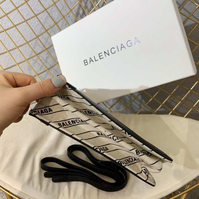 발렌시아가 캔버스 포쉐트 크로스백 올 오버 모노그램 블랙 레플리카 미러급 SA급 S급 고퀄리티 최상급 하이엔드 가방 [여성] 6