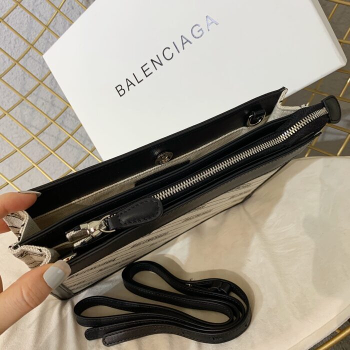 발렌시아가 캔버스 포쉐트 크로스백 올 오버 모노그램 블랙 레플리카 미러급 SA급 S급 고퀄리티 최상급 하이엔드 가방 [여성] 7