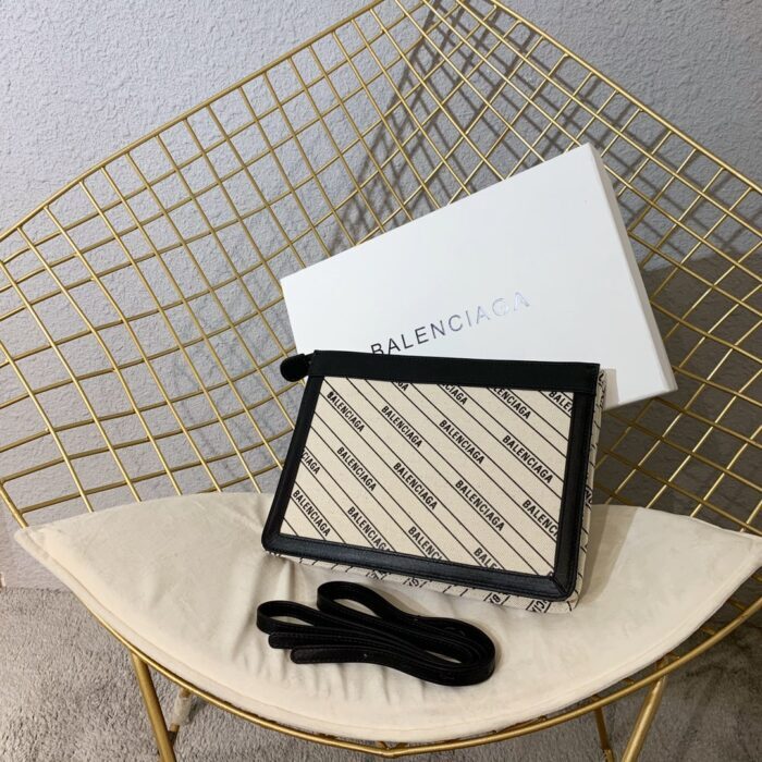 발렌시아가 캔버스 포쉐트 크로스백 올 오버 모노그램 블랙 레플리카 미러급 SA급 S급 고퀄리티 최상급 하이엔드 가방 [여성] 5