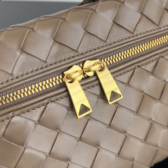 보테가베네타 뱅뱅 배니티 케이스 789109 다크 베이지 레플리카 미러급 SA급 S급 고퀄리티 최상급 하이엔드 가방 [여성] 6