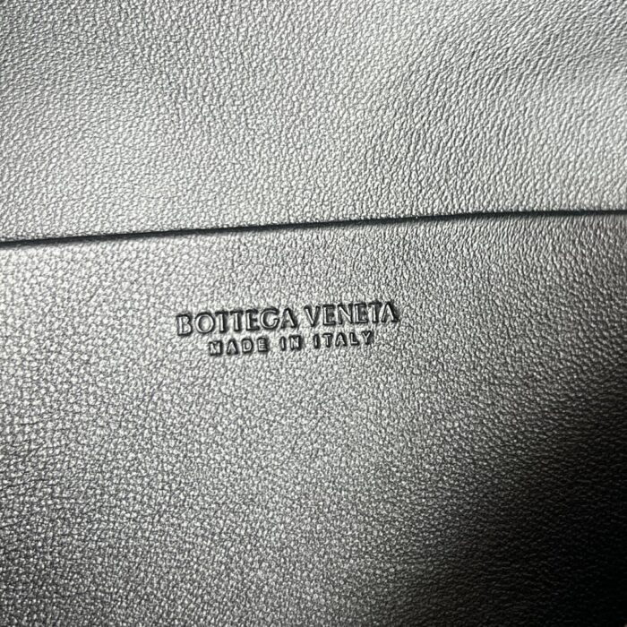 보테가베네타 뱅뱅 배니티 케이스 789109 블랙 악어무늬 레플리카 미러급 SA급 S급 고퀄리티 최상급 하이엔드 가방 [여성] 8