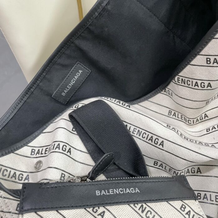 발렌시아가 레더 앤 캔버스 토트백 모노그램 화이트 블랙 레플리카 미러급 SA급 S급 고퀄리티 최상급 하이엔드 가방 [남성여성공용] 5