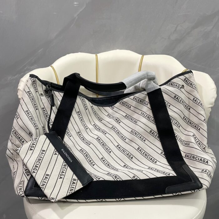 발렌시아가 레더 앤 캔버스 토트백 모노그램 화이트 블랙 레플리카 미러급 SA급 S급 고퀄리티 최상급 하이엔드 가방 [남성여성공용]