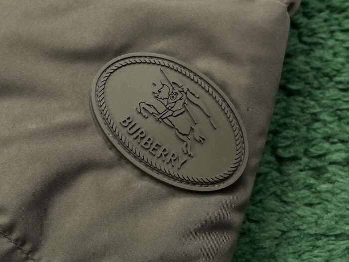 버버리 승마 로고 소매 탈부착 패딩 그린 레플리카 미러급 SA급 S급 고퀄리티 하이엔드 최상급 의류 [남성여성공용] 9