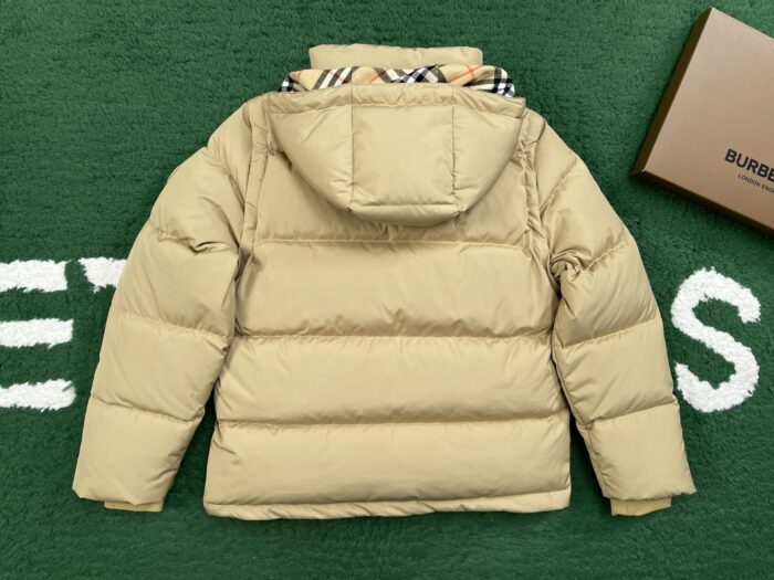 버버리 승마 로고 소매 탈부착 패딩 베이지 레플리카 미러급 SA급 S급 고퀄리티 하이엔드 최상급 의류 [남성여성공용] 4