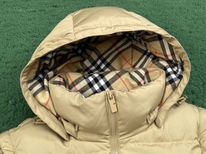 버버리 승마 로고 소매 탈부착 패딩 베이지 레플리카 미러급 SA급 S급 고퀄리티 하이엔드 최상급 의류 [남성여성공용] 9