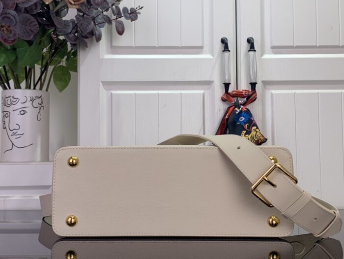 루이비통 카퓌신 MM 수플 M14371 베이지 레플리카 미러급 SA급 S급 고퀄리티 최상급 하이엔드 가방 [여성] 5