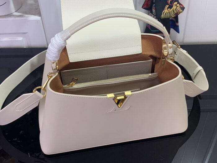 루이비통 카퓌신 MM 수플 M14371 베이지 레플리카 미러급 SA급 S급 고퀄리티 최상급 하이엔드 가방 [여성] 3