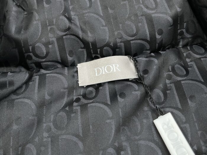 디올 오블리크 단추 패딩 조끼 블랙 레플리카 미러급 SA급 S급 고퀄리티 하이엔드 최상급 의류 [남성여성공용] 11