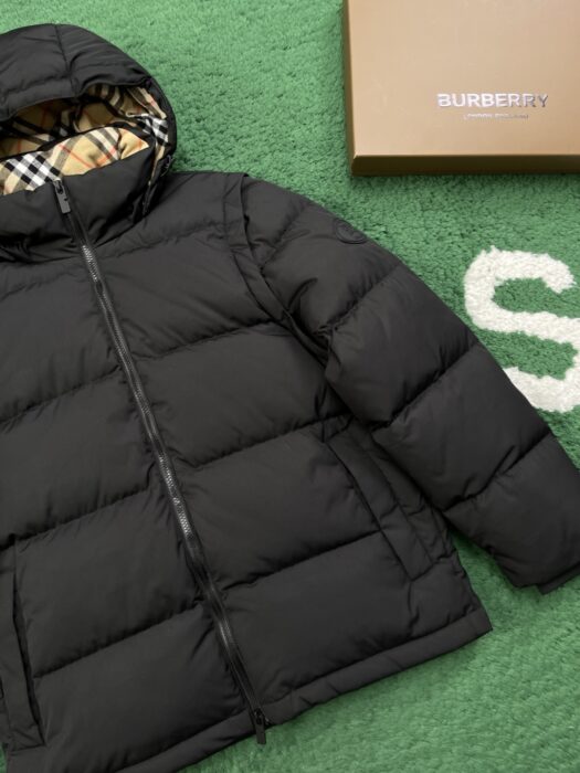 버버리 승마 로고 소매 탈부착 패딩 블랙 레플리카 미러급 SA급 S급 고퀄리티 하이엔드 최상급 의류 [남성여성공용] 7
