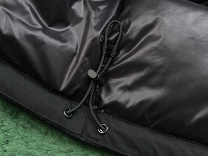 버버리 승마 로고 소매 탈부착 패딩 블랙 레플리카 미러급 SA급 S급 고퀄리티 하이엔드 최상급 의류 [남성여성공용] 9