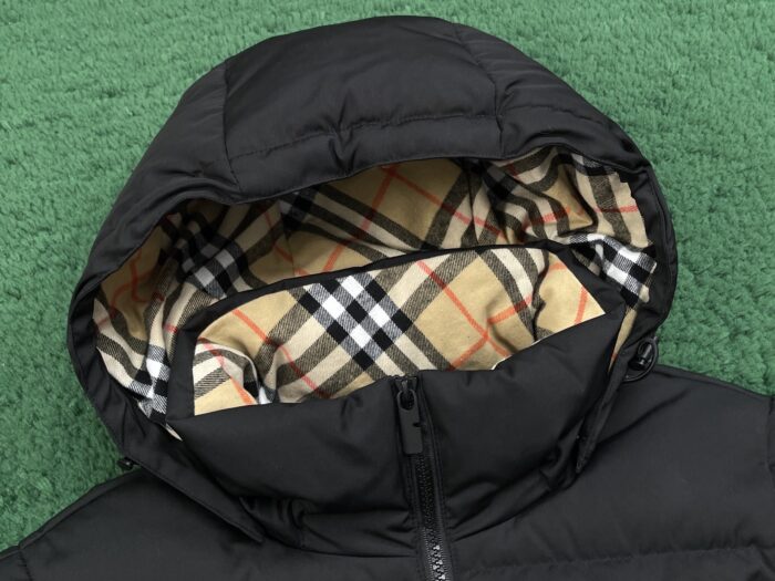 버버리 승마 로고 소매 탈부착 패딩 블랙 레플리카 미러급 SA급 S급 고퀄리티 하이엔드 최상급 의류 [남성여성공용] 8