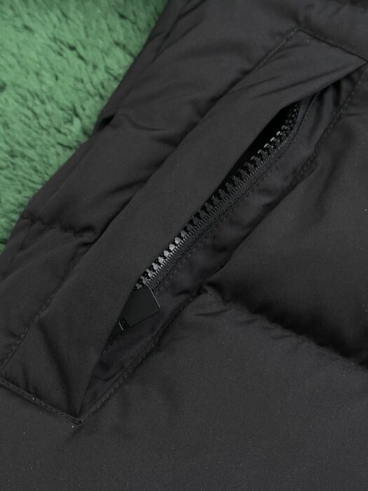 버버리 승마 로고 소매 탈부착 패딩 블랙 레플리카 미러급 SA급 S급 고퀄리티 하이엔드 최상급 의류 [남성여성공용] 12