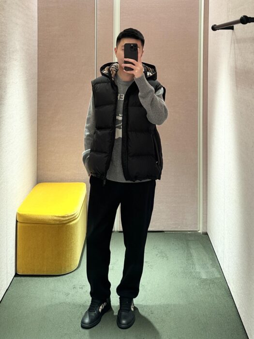 버버리 승마 로고 소매 탈부착 패딩 블랙 레플리카 미러급 SA급 S급 고퀄리티 하이엔드 최상급 의류 [남성여성공용]