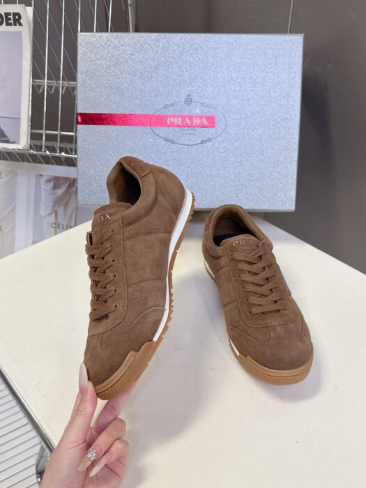 프라다 커플 삼각로고 스웨이드 스니커즈 브라운 레플리카 미러급 SA급 S급 고퀄리티 최상급 하이엔드 신발 [남성여성공용] 2