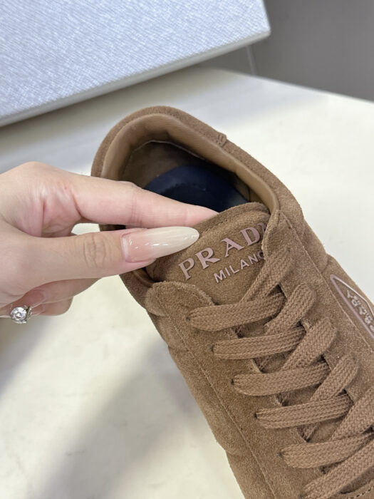 프라다 커플 삼각로고 스웨이드 스니커즈 브라운 레플리카 미러급 SA급 S급 고퀄리티 최상급 하이엔드 신발 [남성여성공용] 8