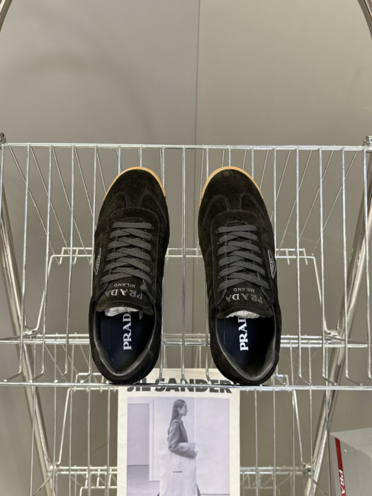 프라다 커플 삼각로고 스웨이드 스니커즈 블랙 레플리카 미러급 SA급 S급 고퀄리티 최상급 하이엔드 신발 [남성여성공용] 3