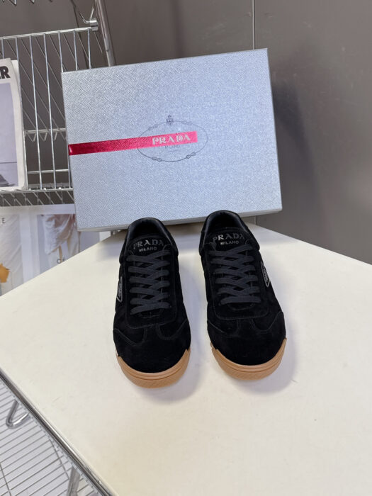 프라다 커플 삼각로고 스웨이드 스니커즈 블랙 레플리카 미러급 SA급 S급 고퀄리티 최상급 하이엔드 신발 [남성여성공용] 4