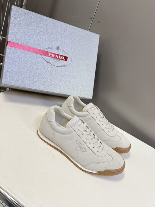 프라다 커플 삼각로고 스웨이드 스니커즈 라이트 그레이 레플리카 미러급 SA급 S급 고퀄리티 최상급 하이엔드 신발 [남성여성공용] 6